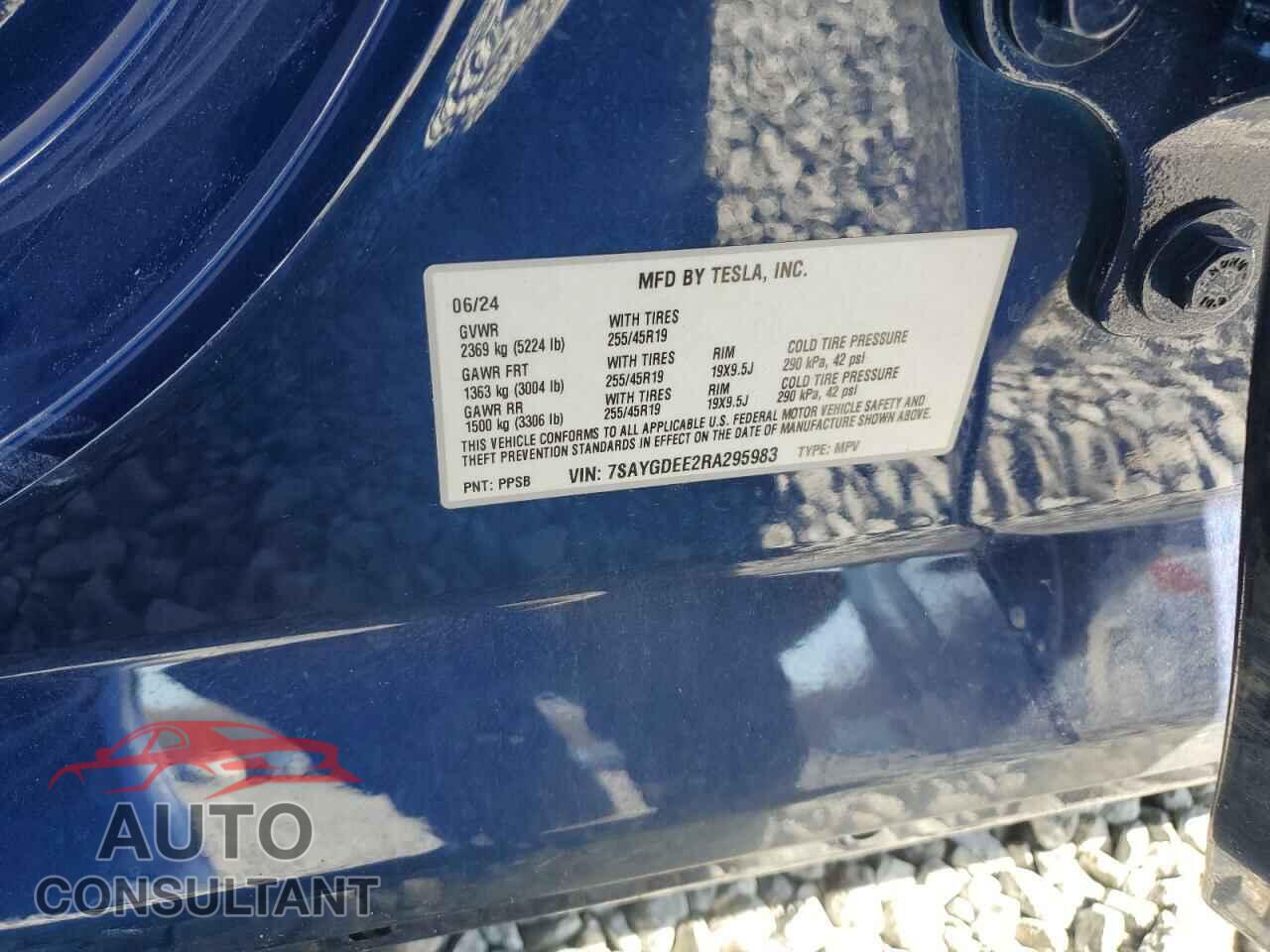 TESLA MODEL Y 2024 - 7SAYGDEE2RA295983