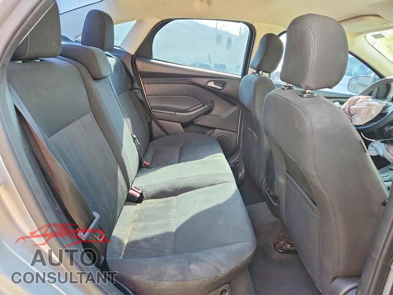 FORD FOCUS 2016 - 1FADP3F27GL216918