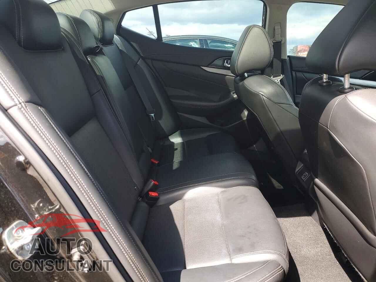 NISSAN MAXIMA 2018 - 1N4AA6AP1JC402910