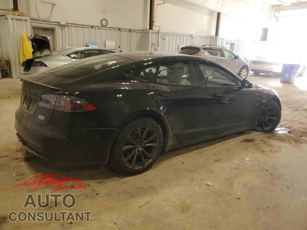 TESLA MODEL S 2021 - 5YJSA1E64MF443848