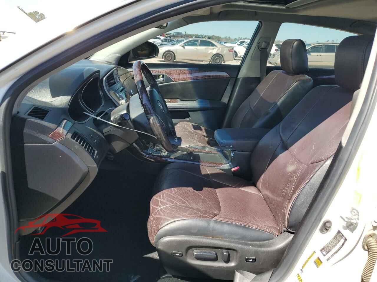 TOYOTA AVALON 2011 - 4T1BK3DB7BU373107
