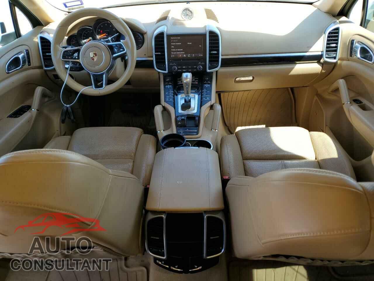 PORSCHE CAYENNE 2017 - WP1AA2A22HKA82633