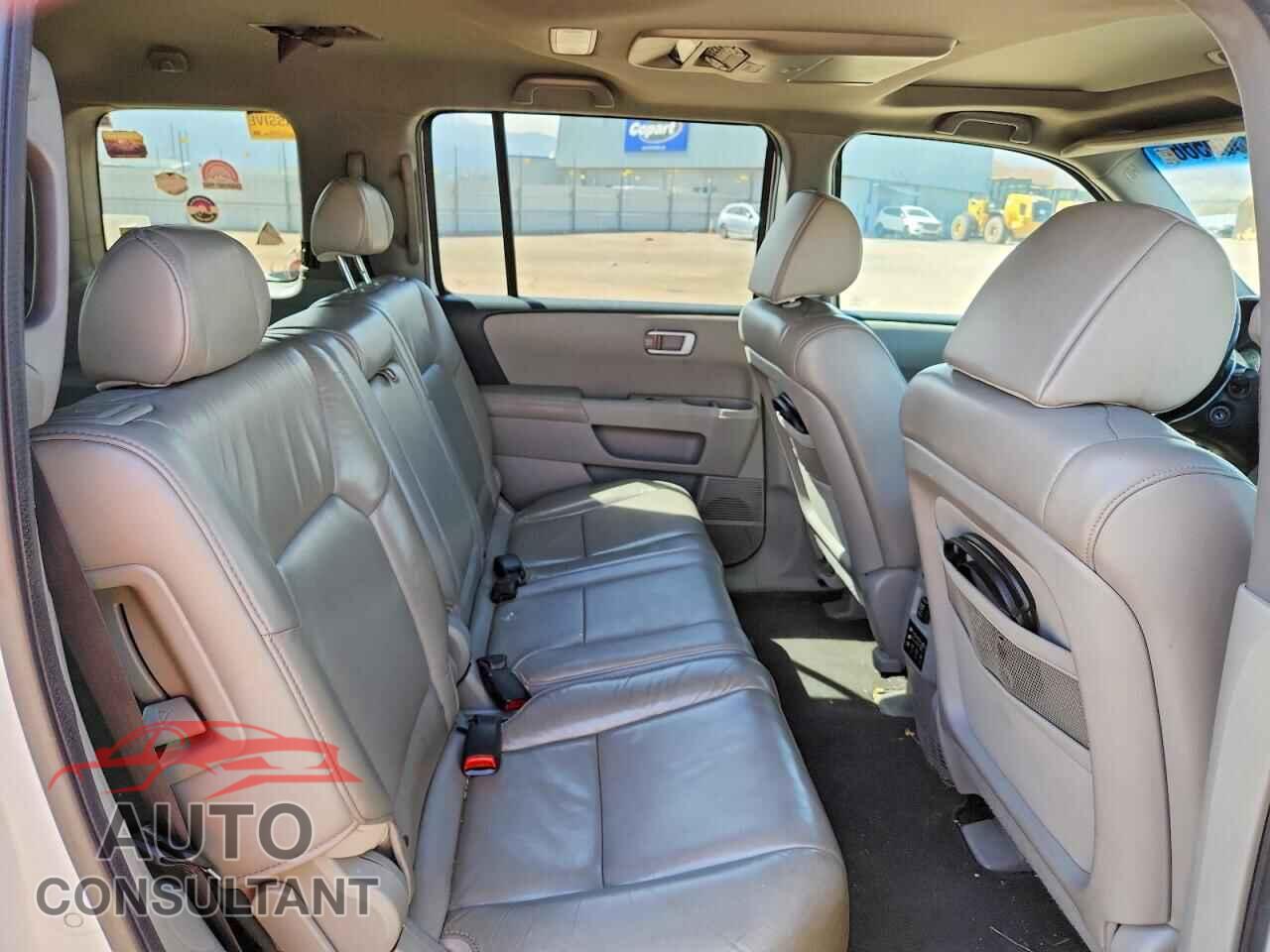 HONDA PILOT 2011 - 5FNYF4H66BB084931