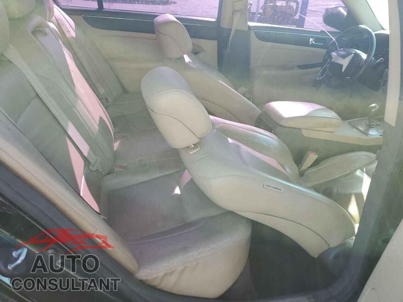 HYUNDAI GENESIS 2011 - KMHGC4DE4BU136027