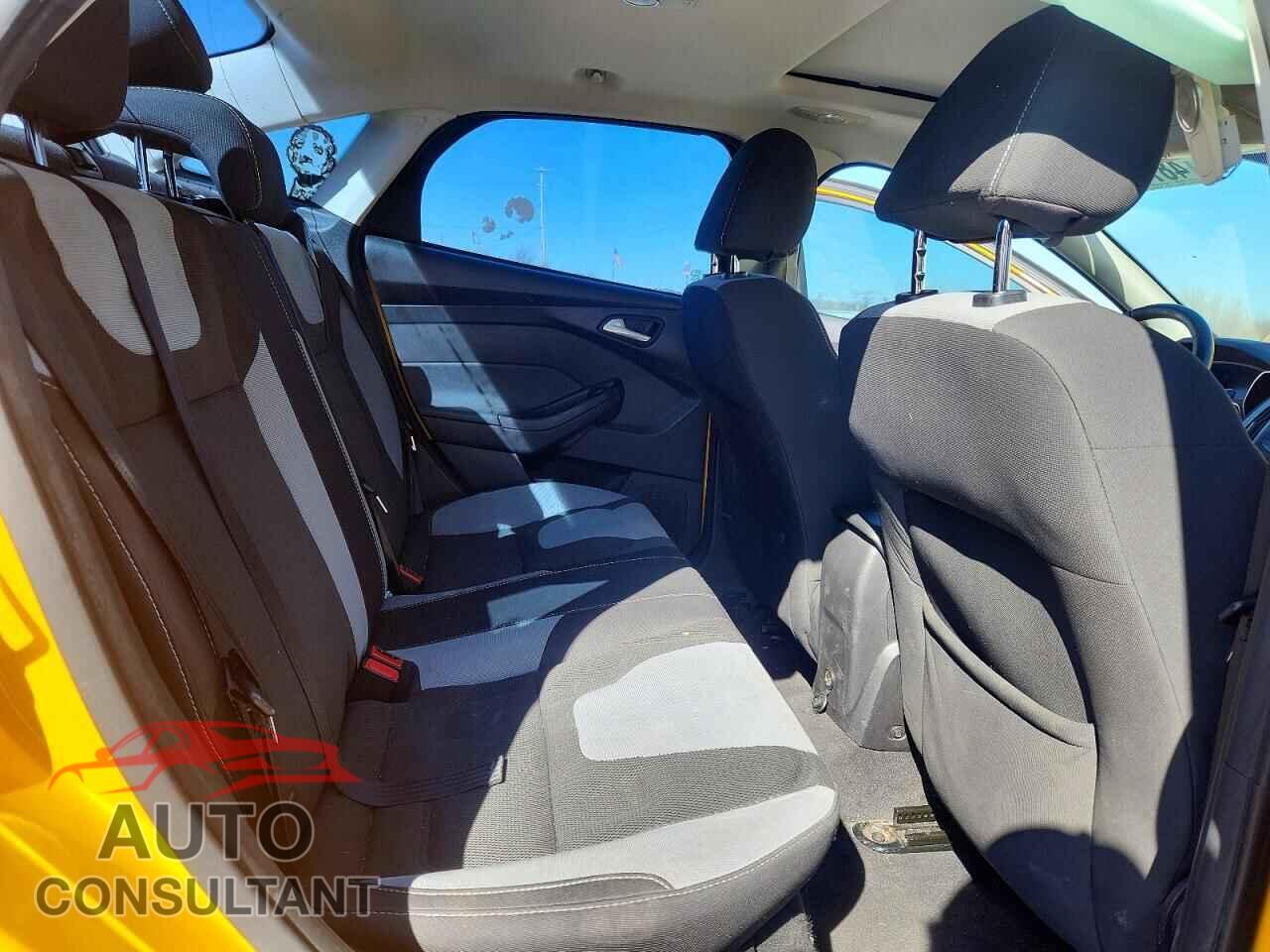 FORD FOCUS 2012 - 1FAHP3F23CL427884