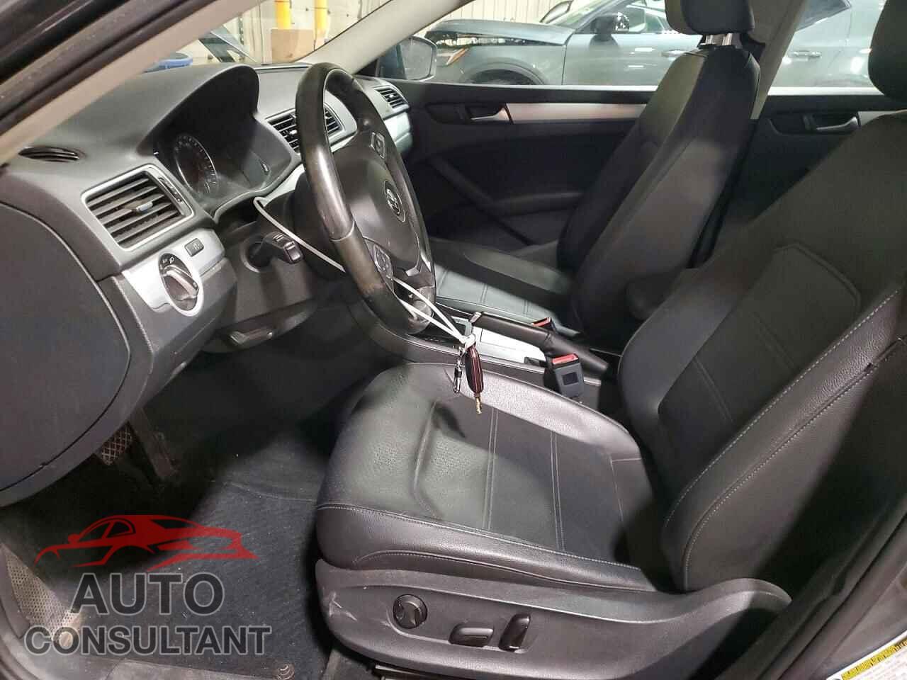 VOLKSWAGEN PASSAT 2012 - 1VWBP7A3XCC110902