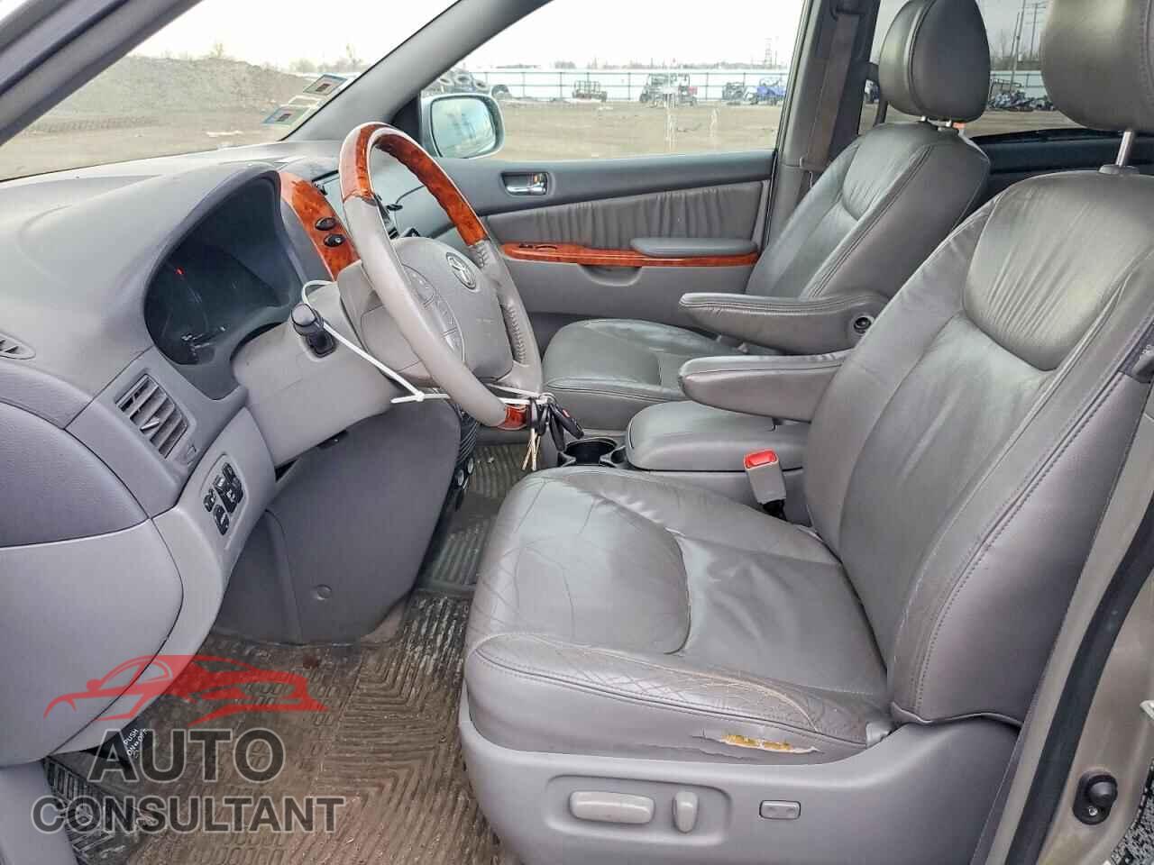 TOYOTA SIENNA 2009 - 5TDBK22C59S028134