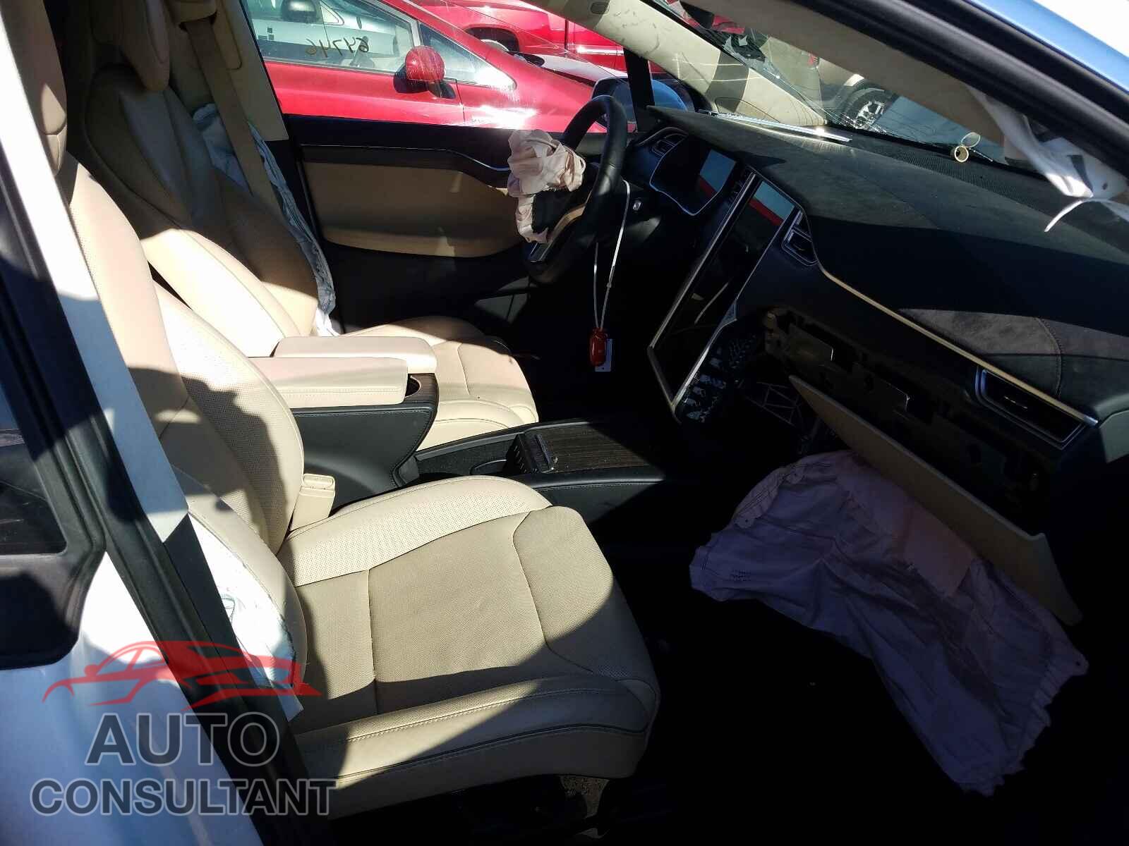 TESLA MODEL X 2016 - 5YJXCDE27GF030146