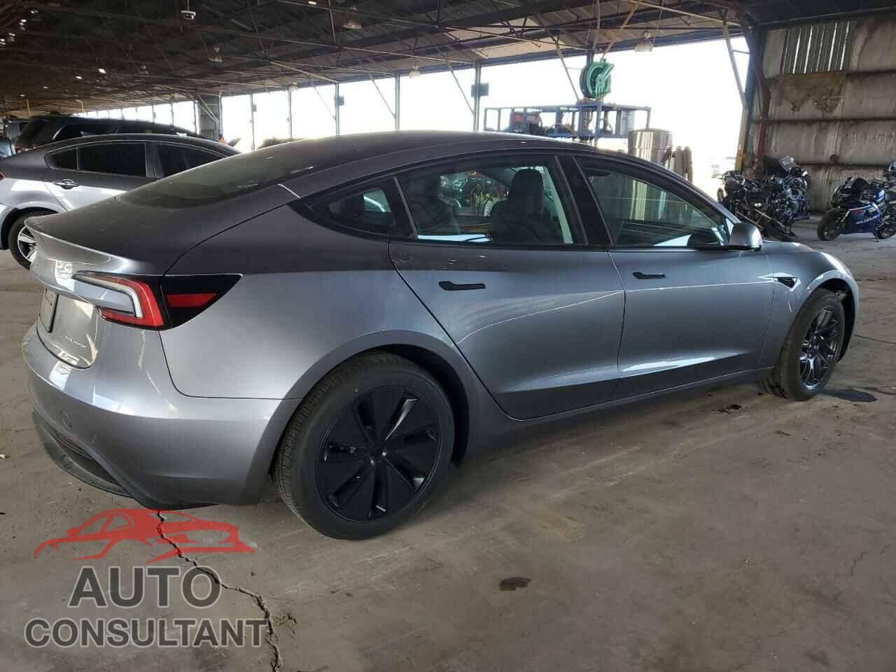 TESLA MODEL 3 2025 - 5YJ3E1EB8SF922812