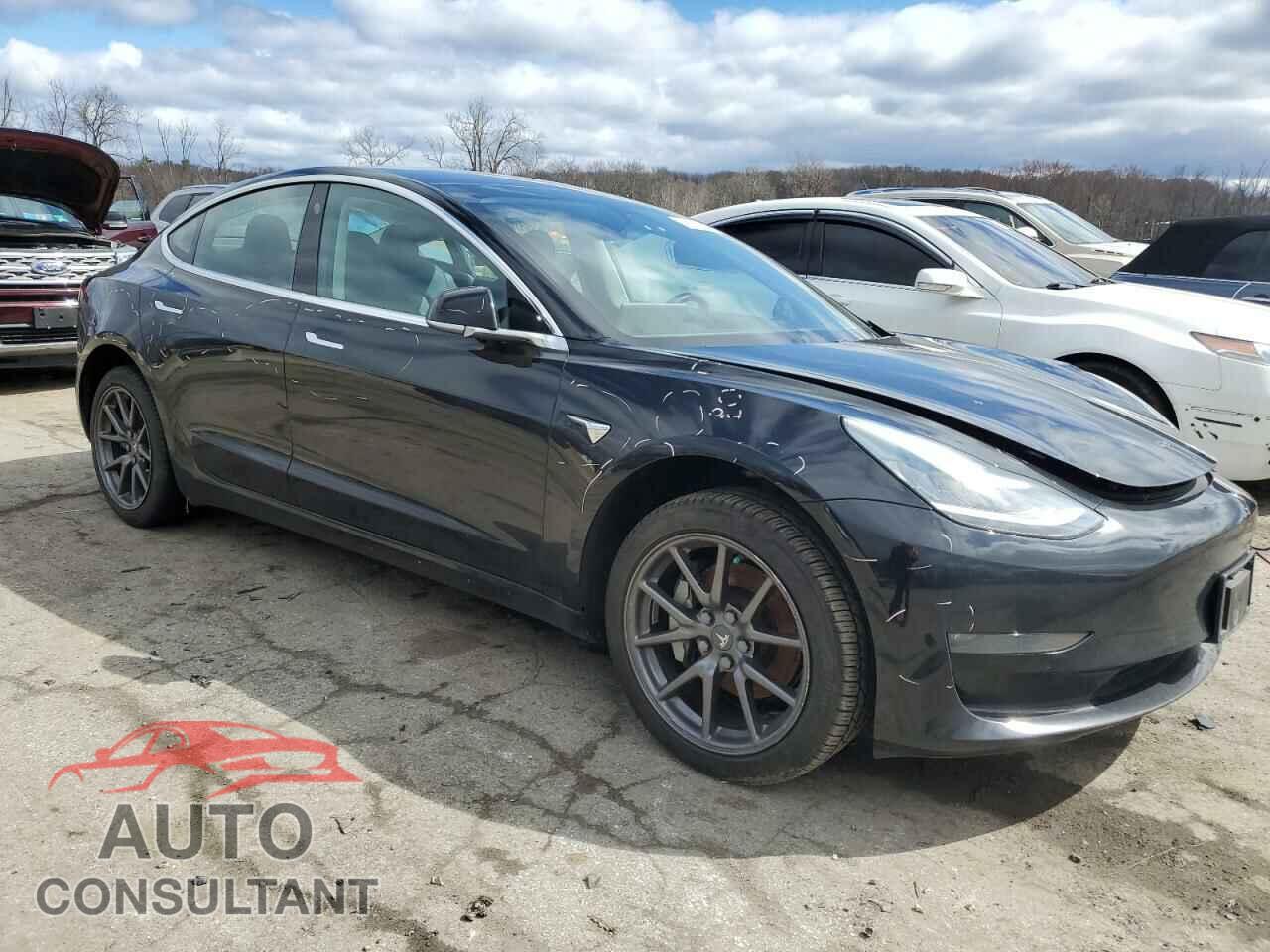TESLA MODEL 3 2018 - 5YJ3E1EA5JF152364