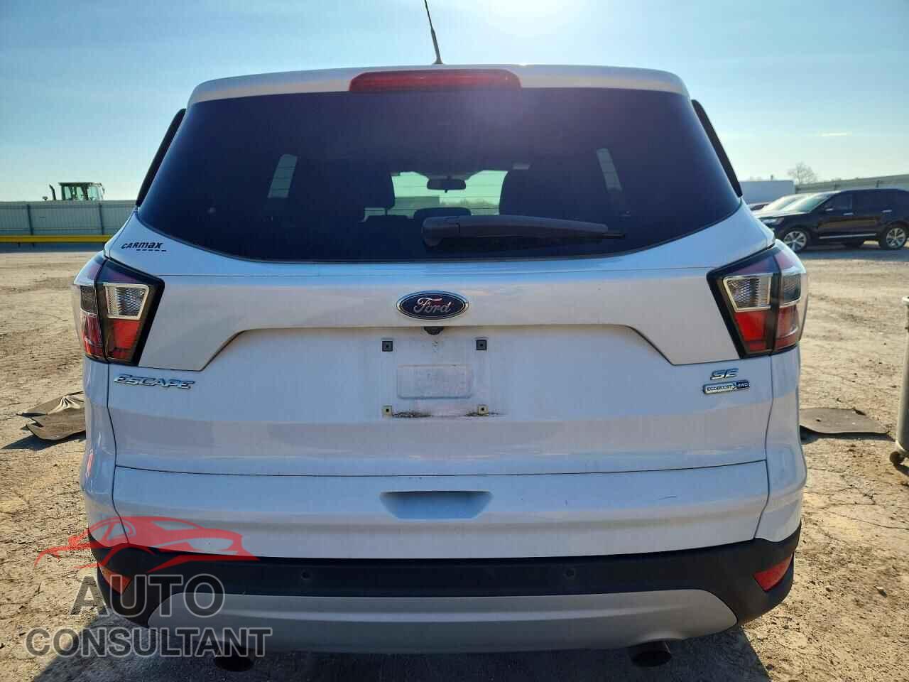 FORD ESCAPE 2017 - 1FMCU9GD3HUC52050