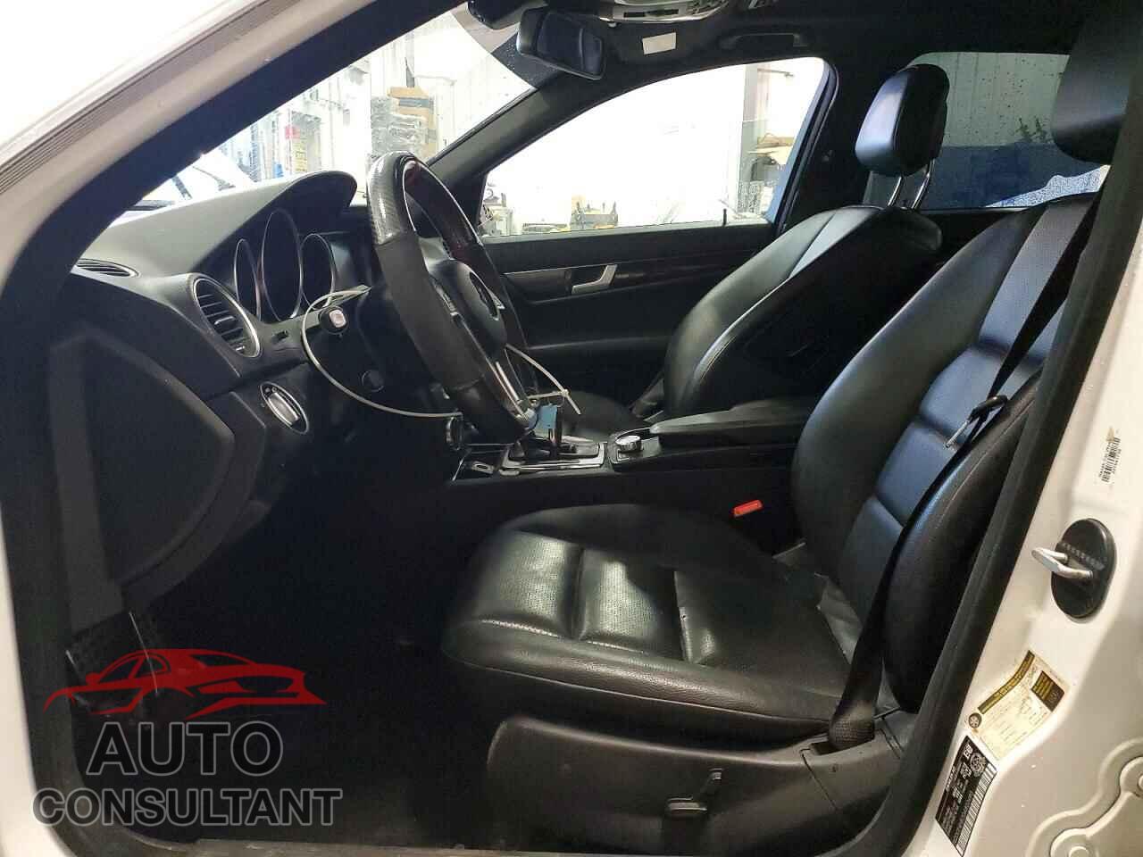 MERCEDES-BENZ C-CLASS 2013 - WDDGF4HB2DA803490