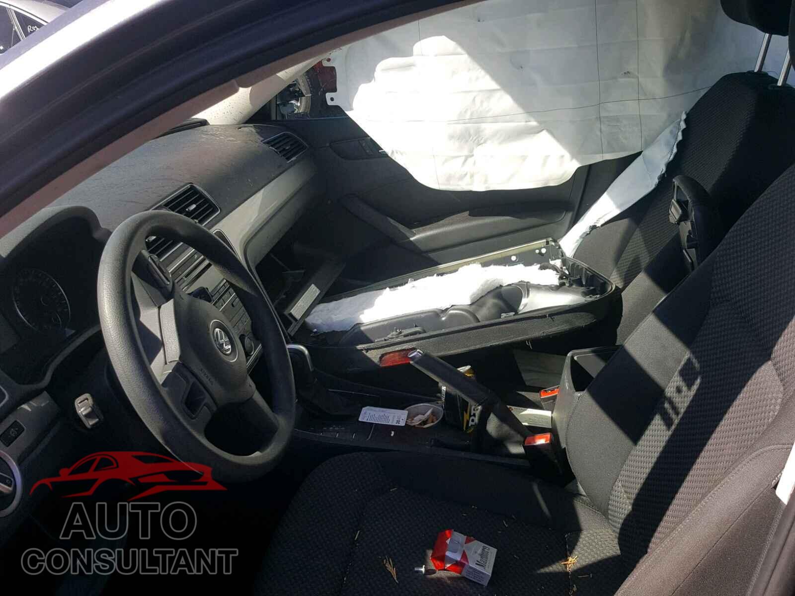VOLKSWAGEN PASSAT 2015 - 1VWAT7A38FC070881
