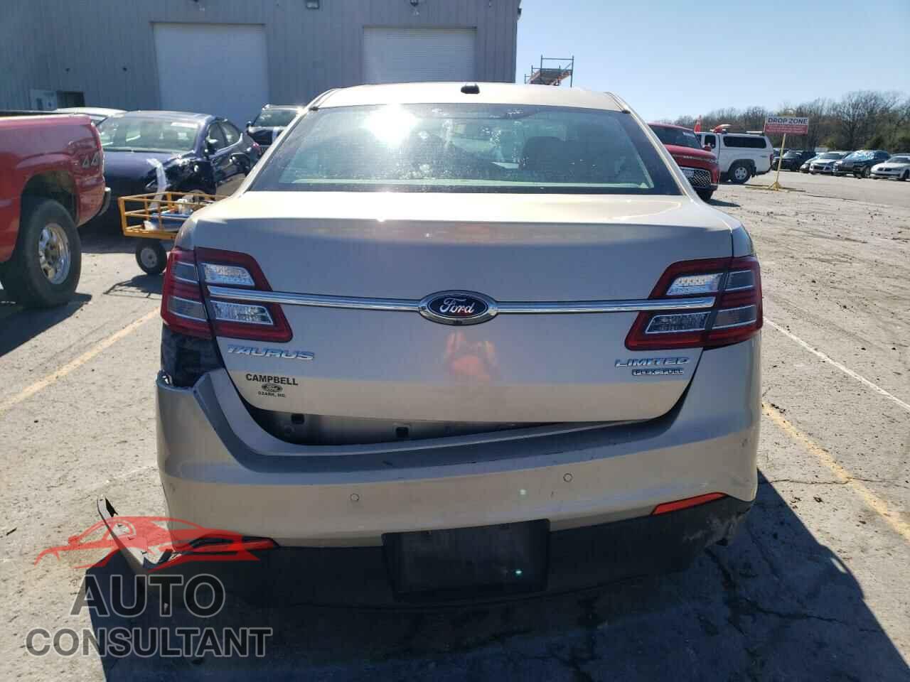 FORD TAURUS 2018 - 1FAHP2F80JG110178