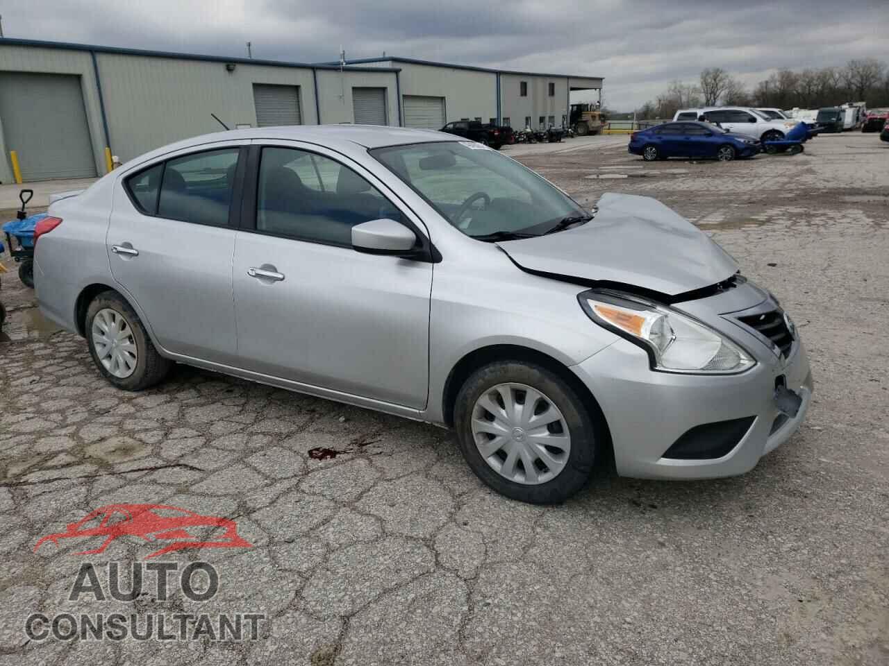 NISSAN VERSA 2018 - 3N1CN7AP2JL809042