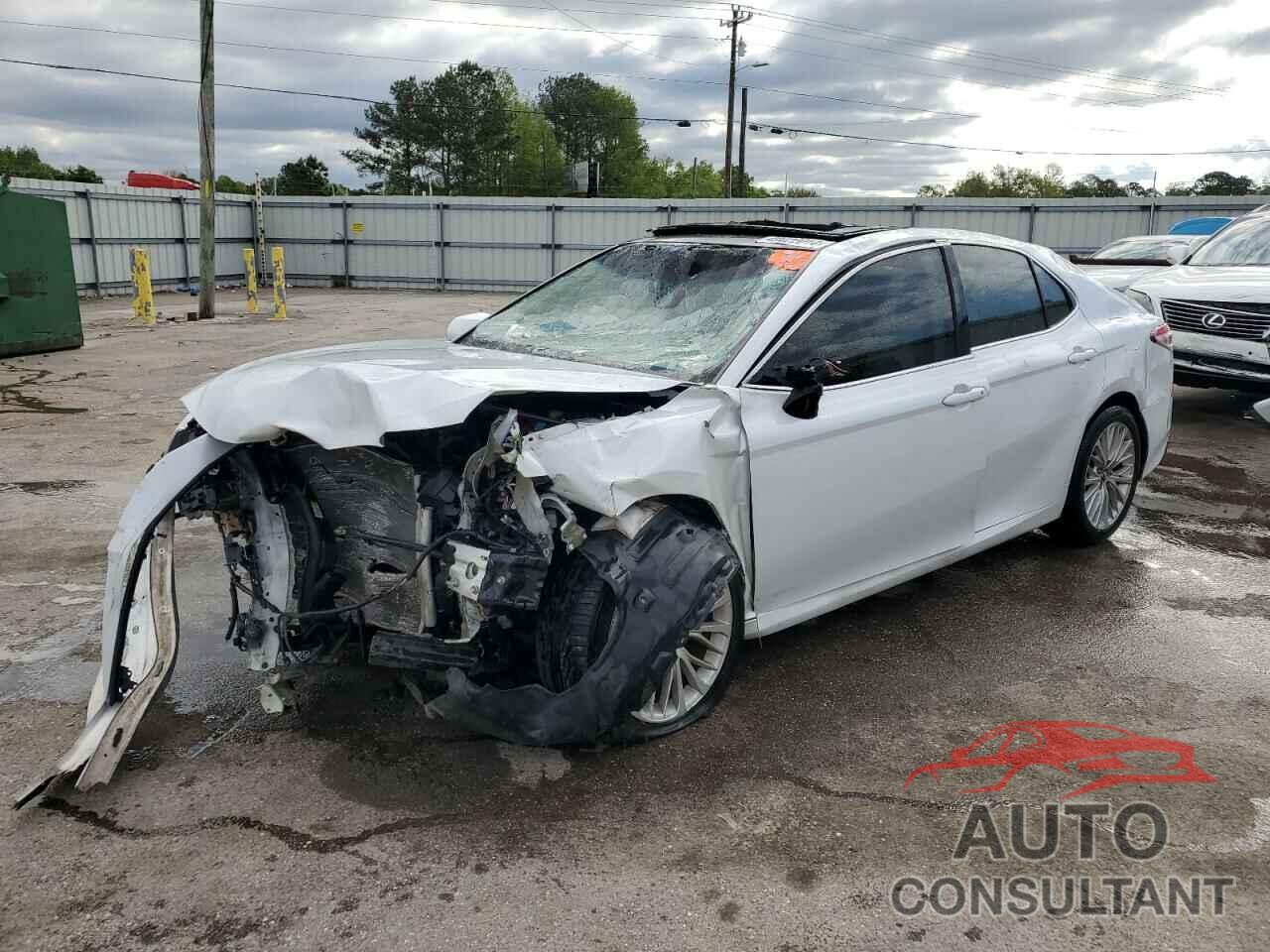 TOYOTA CAMRY 2018 - 4T1B11HK0JU005321