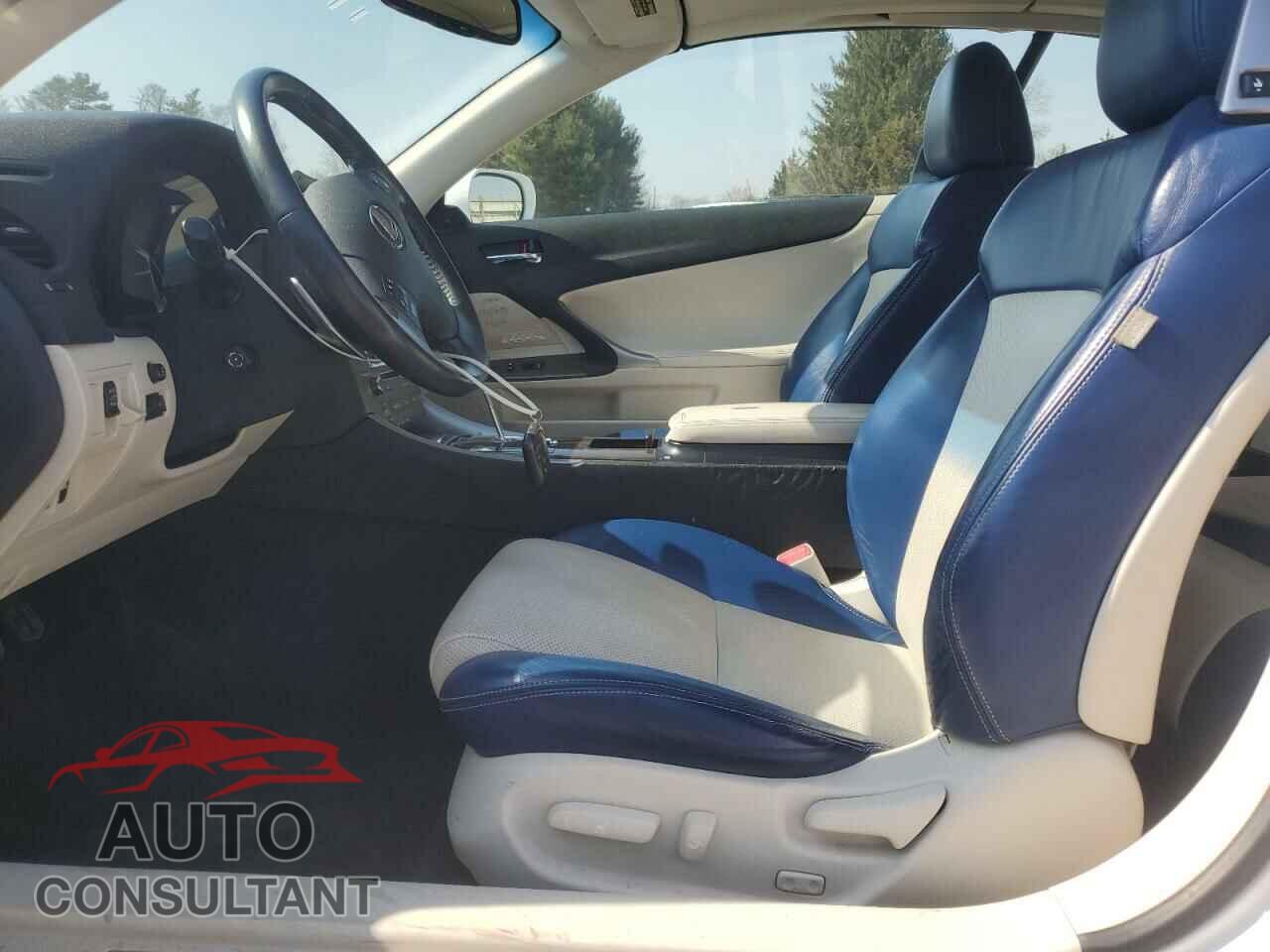 LEXUS IS 2010 - JTHFE2C21A2503304