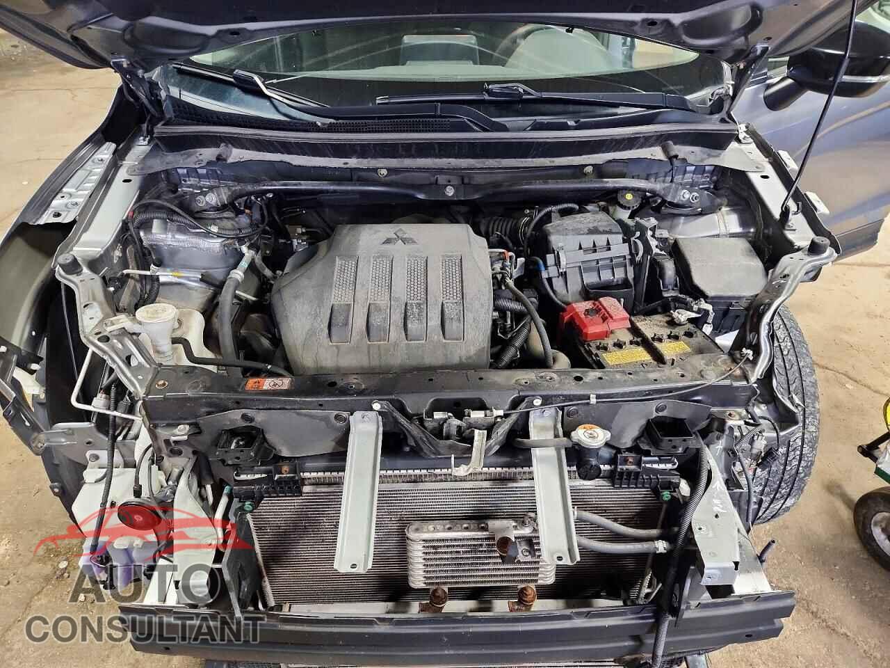 MITSUBISHI ECLIPSE 2019 - JA4AT4AA4KZ050130