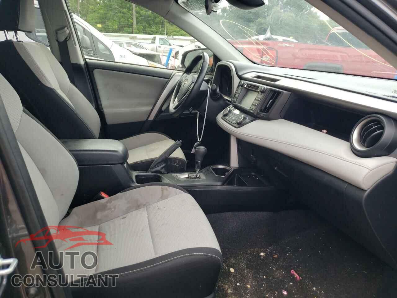 TOYOTA RAV4 2017 - JTMRFREV1HJ173823
