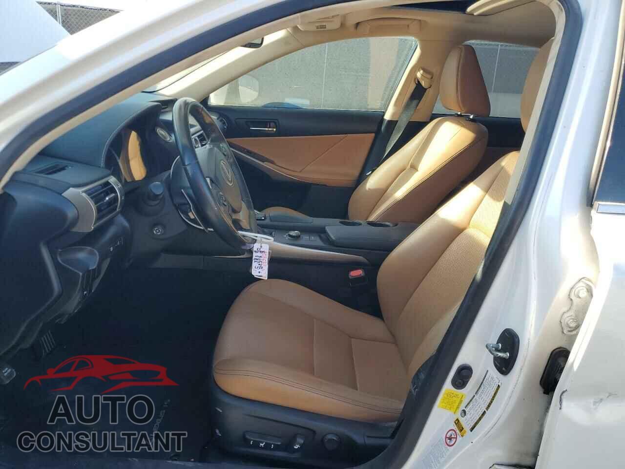 LEXUS IS 2016 - JTHBA1D25G5028590