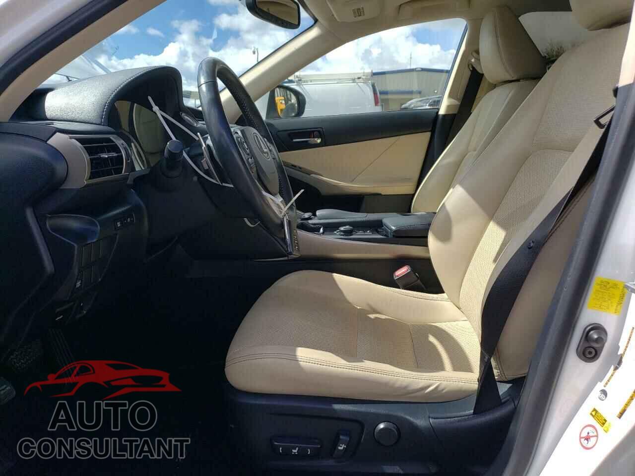 LEXUS IS 2014 - JTHBF1D20E5040841