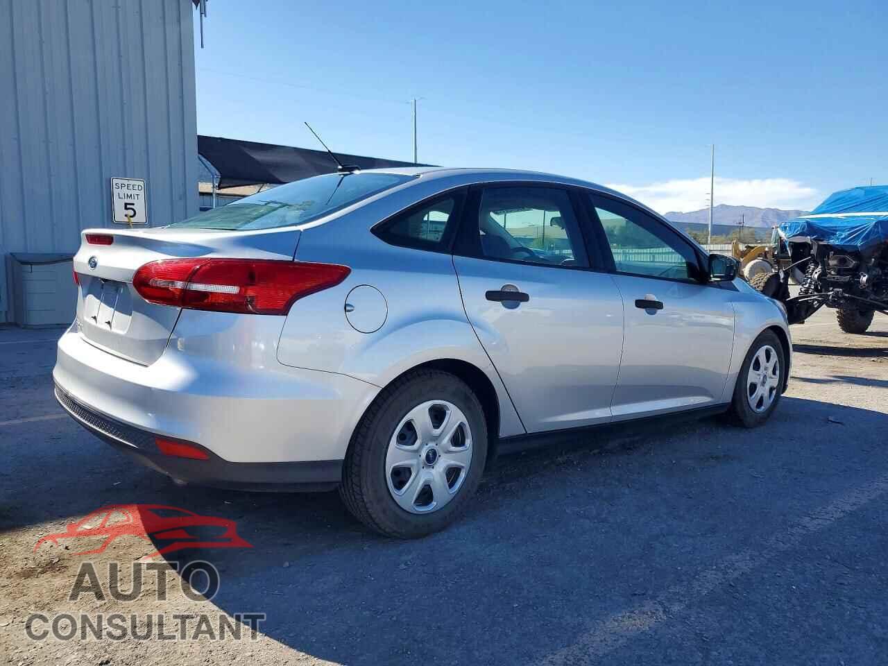 FORD FOCUS 2018 - 1FADP3E24JL278916