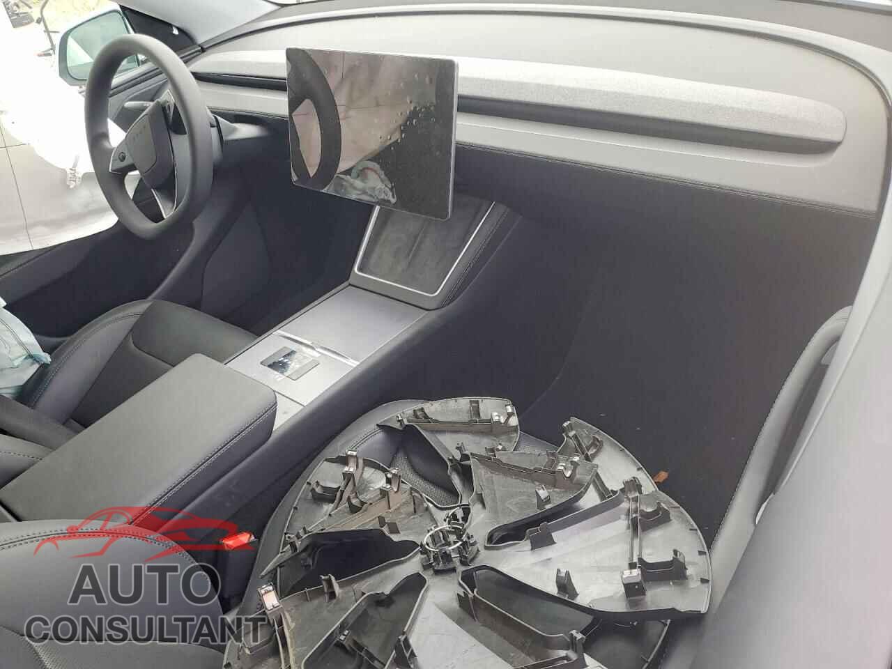 TESLA MODEL Y 2026 - 7SAYGDED9TF516464
