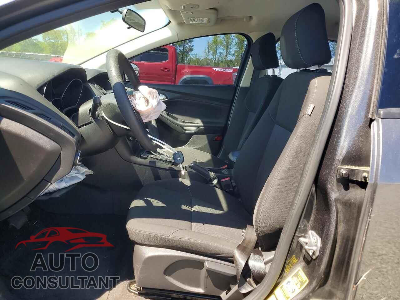 FORD FOCUS SE 2015 - 1FADP3F22FL365655
