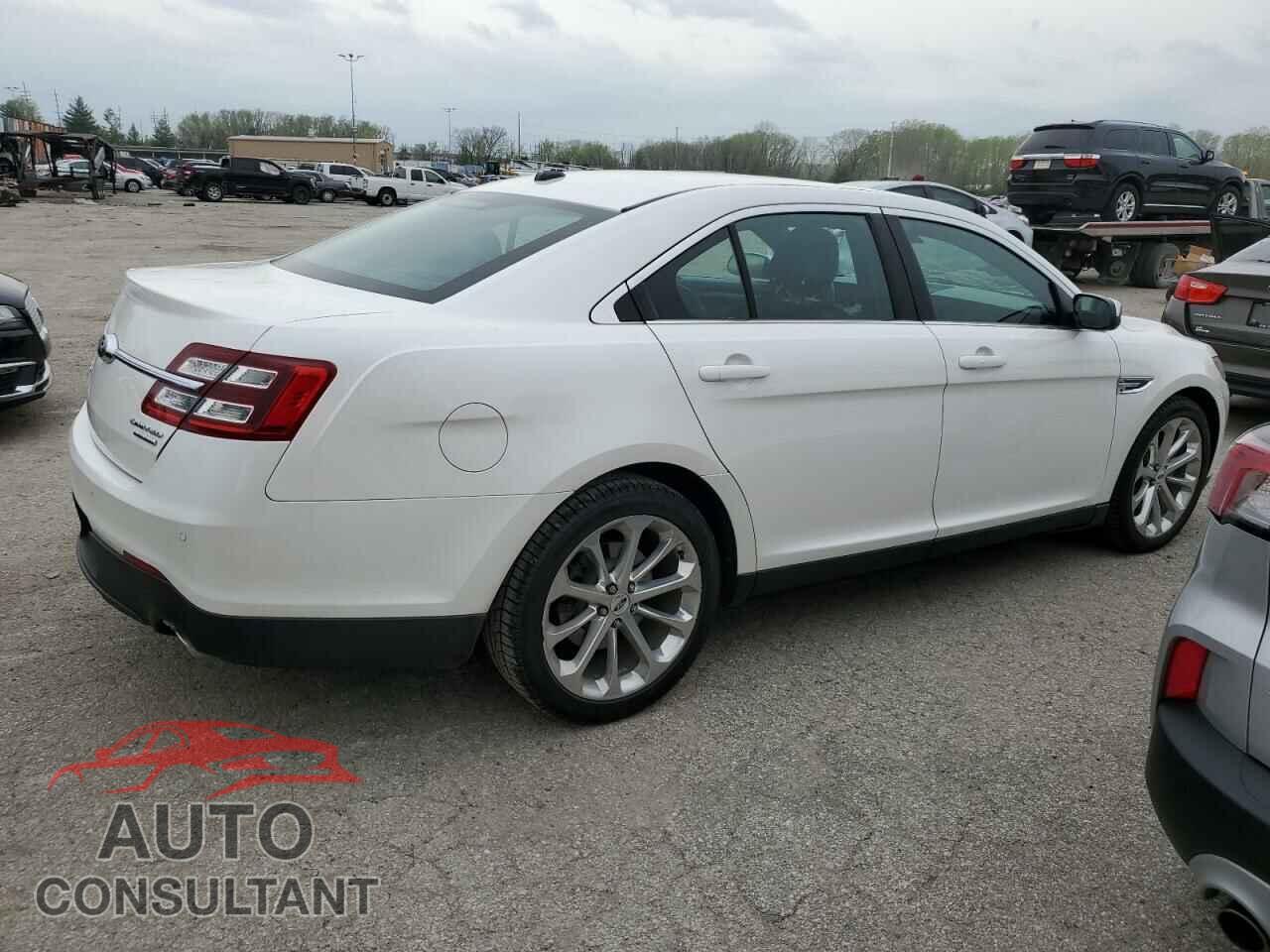 FORD TAURUS 2018 - 1FAHP2F89JG114066