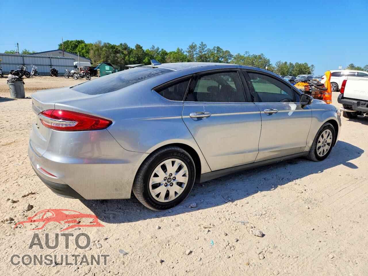 FORD FUSION 2020 - 3FA6P0G76LR104656