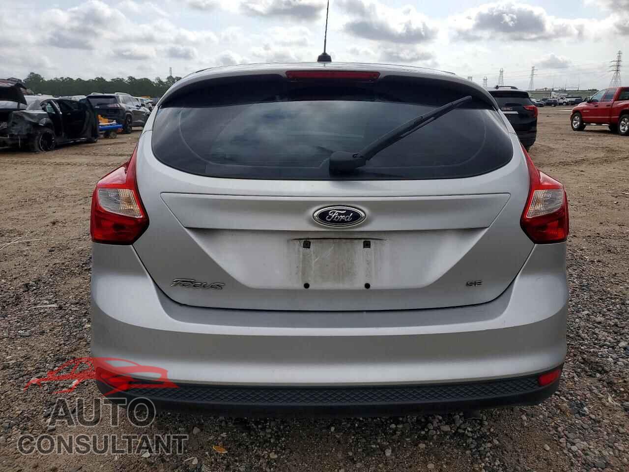 FORD FOCUS 2012 - 1FAHP3K26CL253783