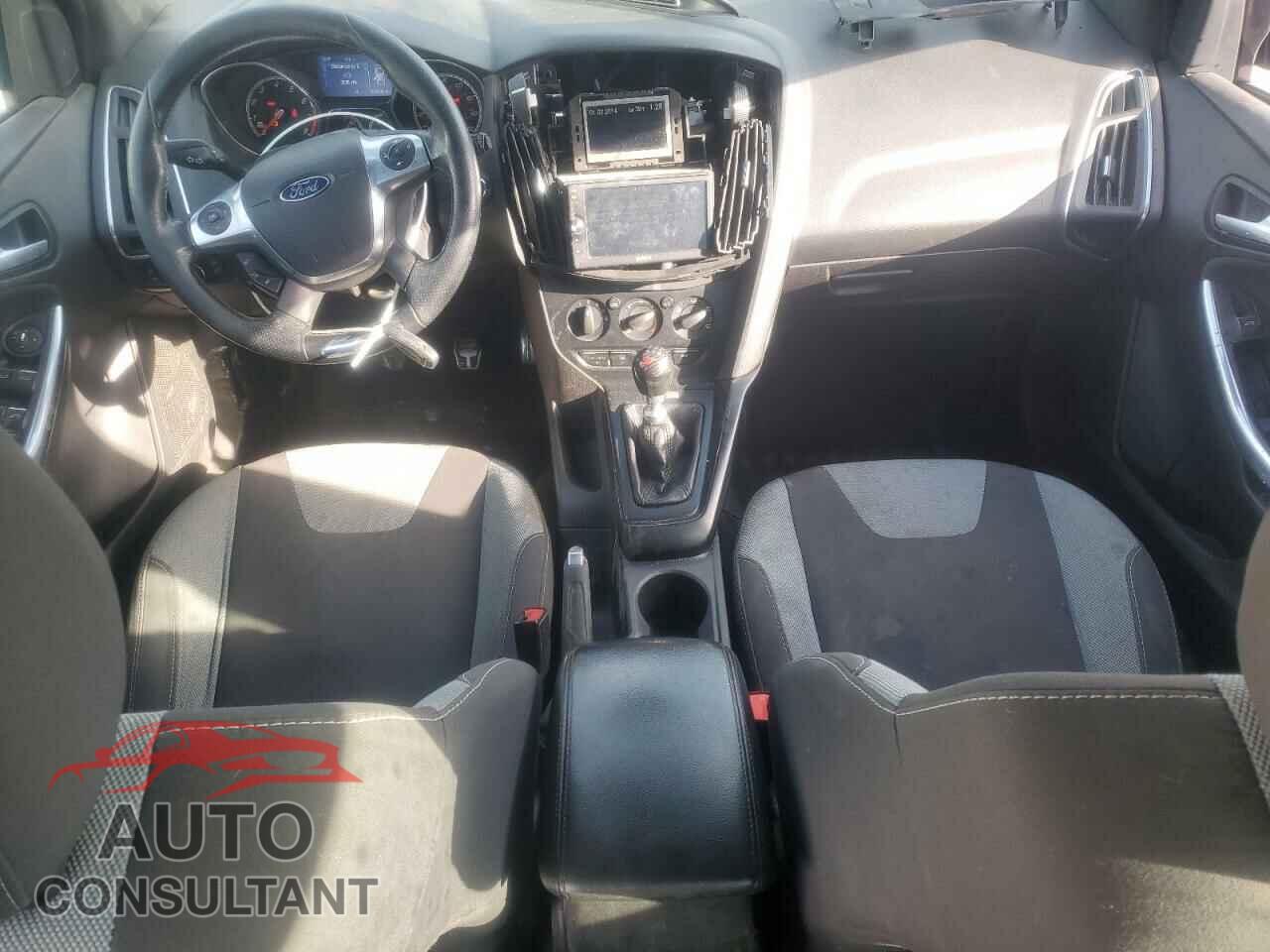 FORD FOCUS 2014 - 1FADP3L92EL207235