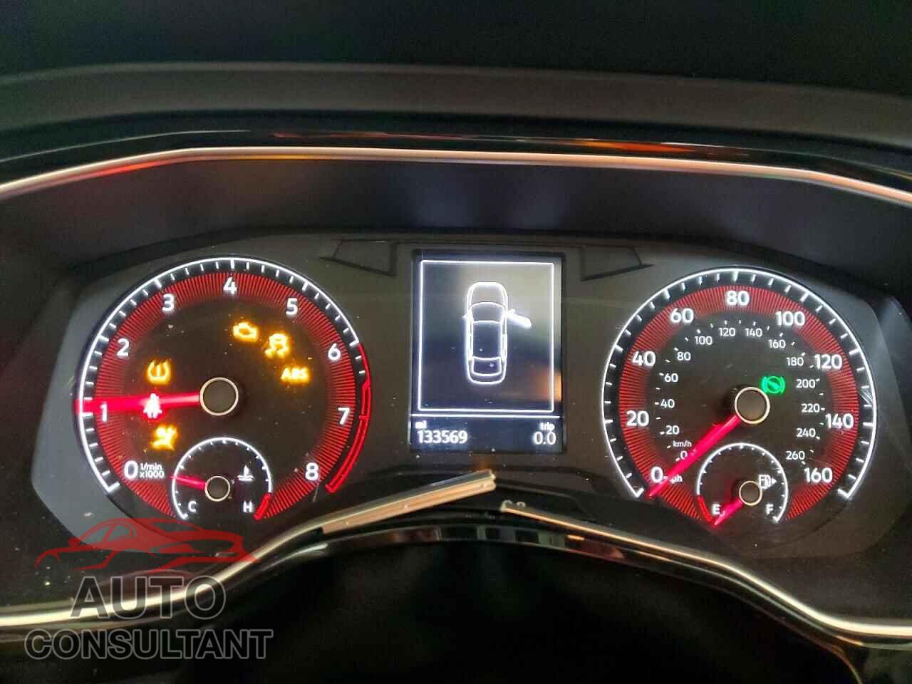 VOLKSWAGEN JETTA 2019 - 3VWC57BUXKM203255