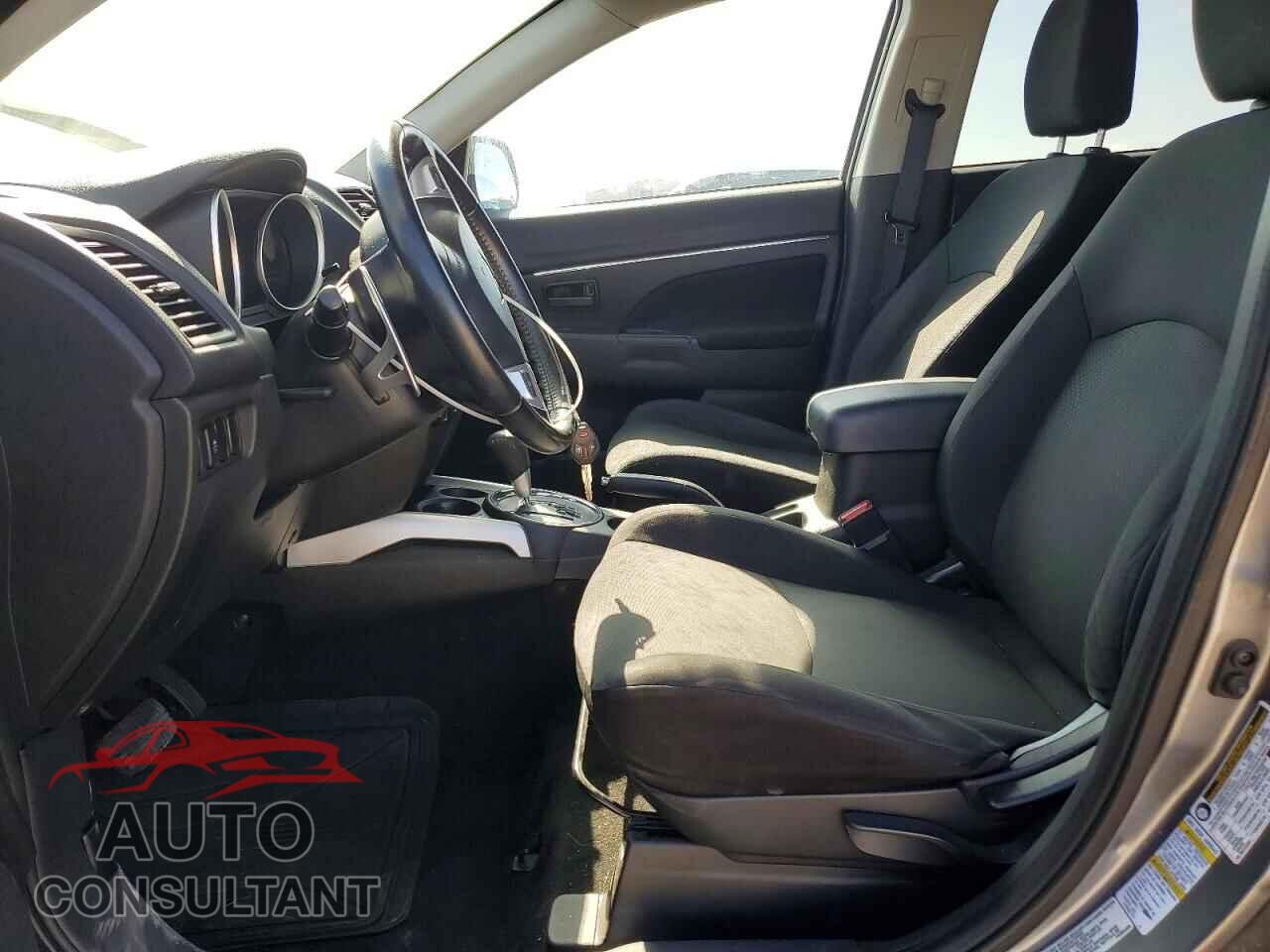 MITSUBISHI OUTLANDER 2013 - 4A4AR3AU8DE010175