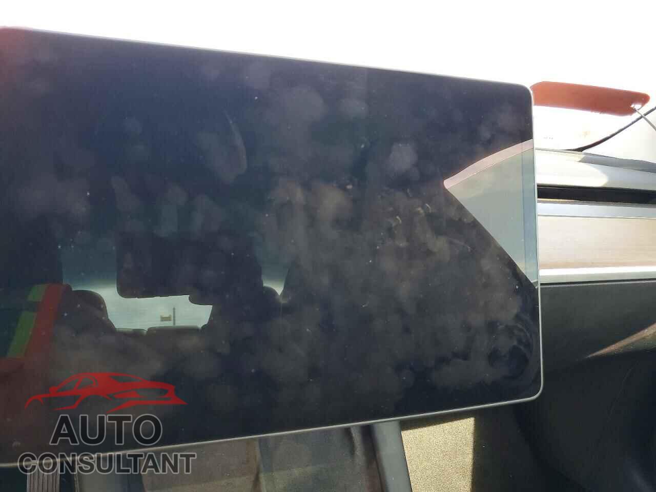 TESLA MODEL 3 2023 - 5YJ3E1EAXPF449073