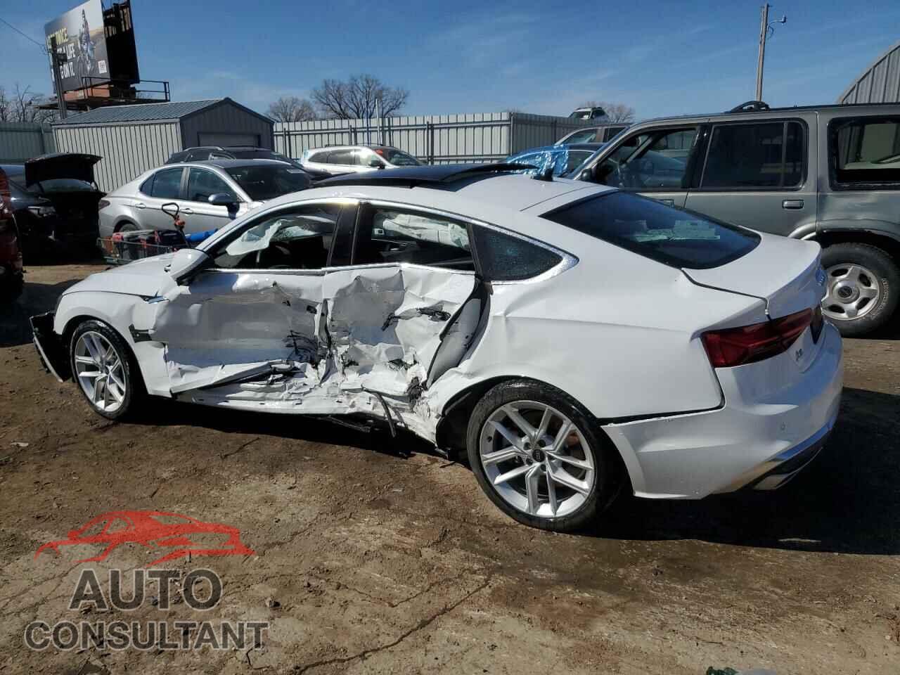 AUDI A5 2024 - WAUFACF5XRA088376