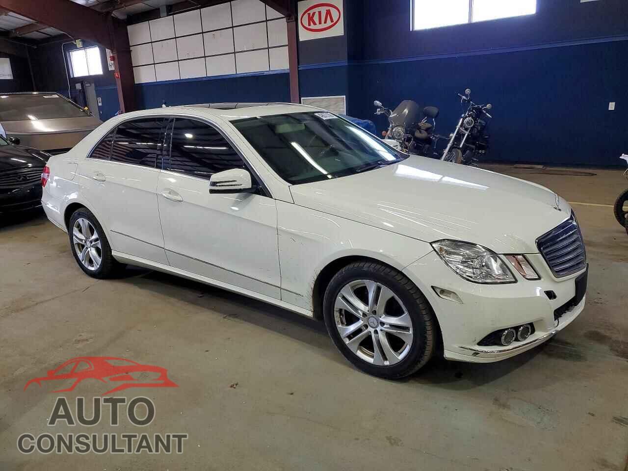 MERCEDES-BENZ E-CLASS 2011 - WDDHF8HB4BA379254