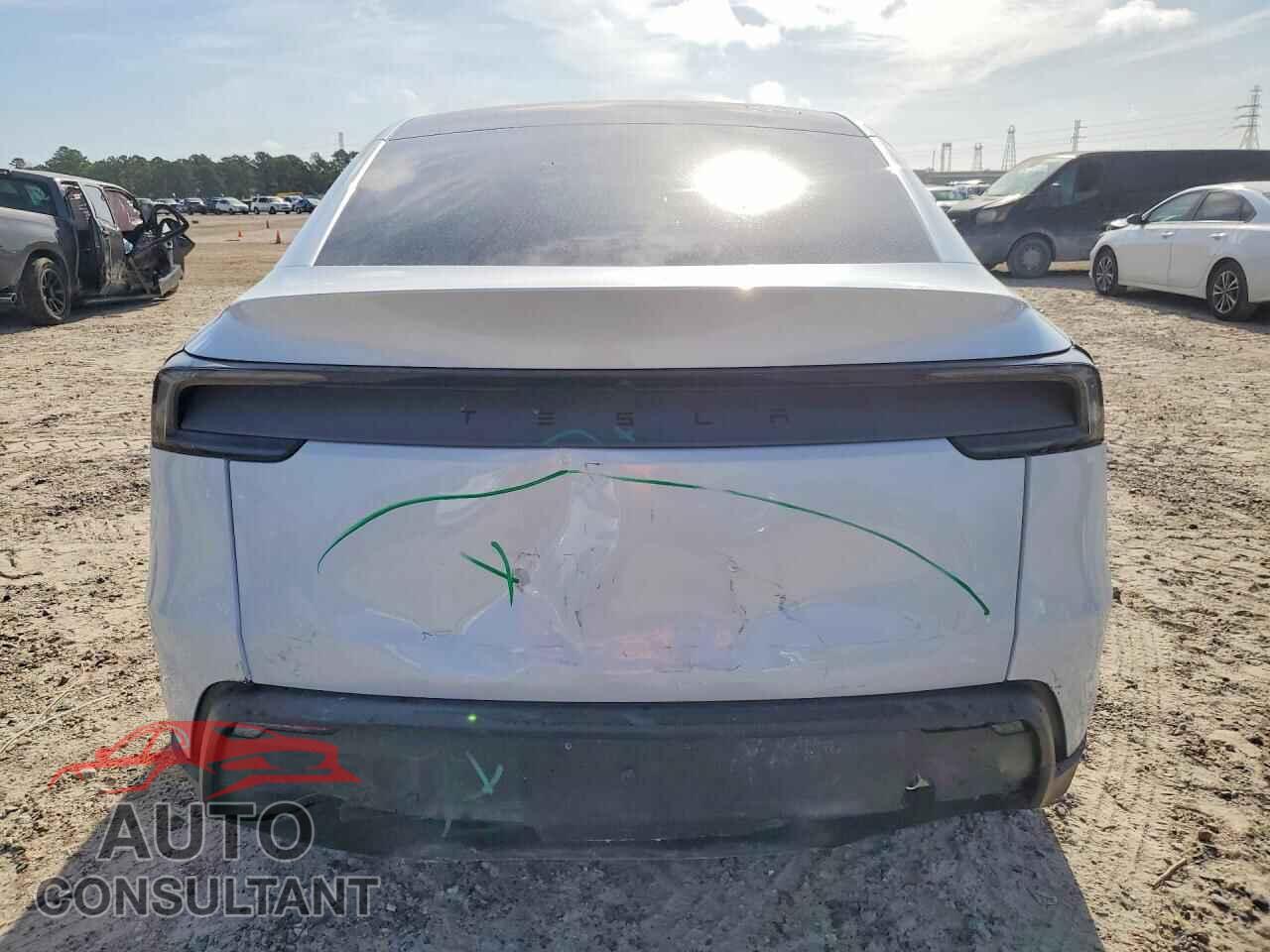 TESLA MODEL Y 2026 - 7SAYGDED6TA461775