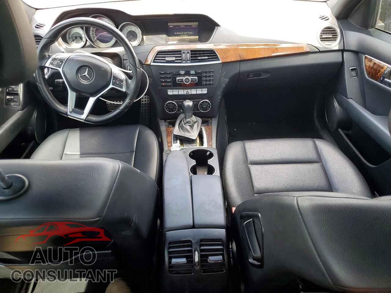 MERCEDES-BENZ C-CLASS 2013 - WDDGF4HB1DR245097