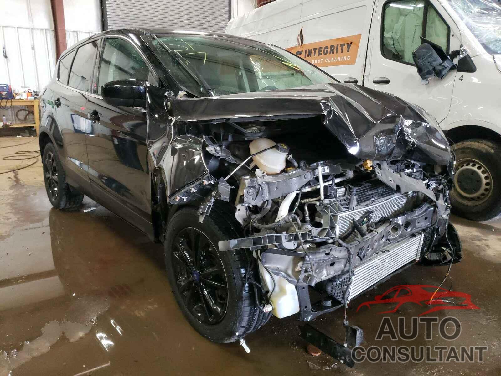 FORD ESCAPE 2017 - 1FMCU9G99HUA28888