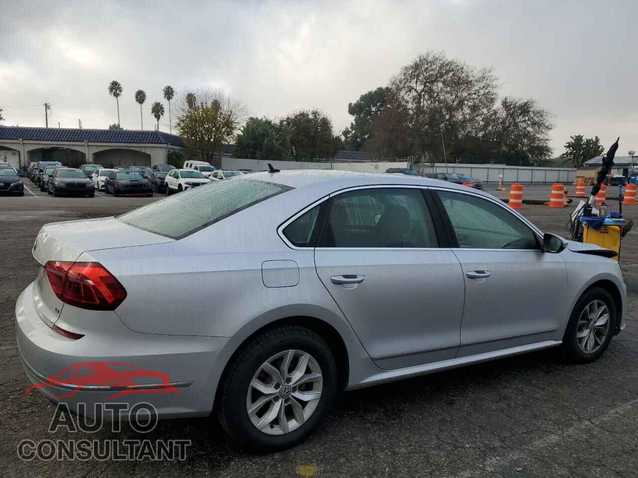 VOLKSWAGEN PASSAT 2017 - 1VWAT7A37HC003708