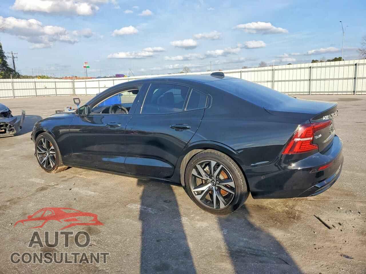 VOLVO S60 2023 - 7JRL12FL3PG244655