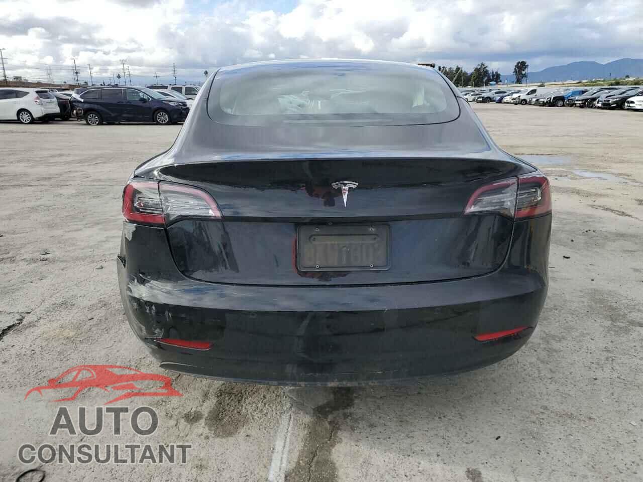 TESLA MODEL 3 2019 - 5YJ3E1EA7KF409753