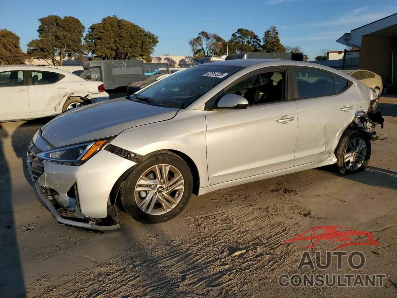 HYUNDAI ELANTRA 2019 - 5NPD84LF4KH471429