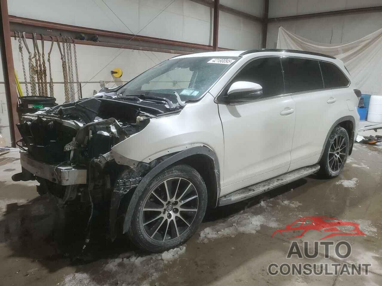 TOYOTA HIGHLANDER 2018 - 5TDKZRFH8JS529534