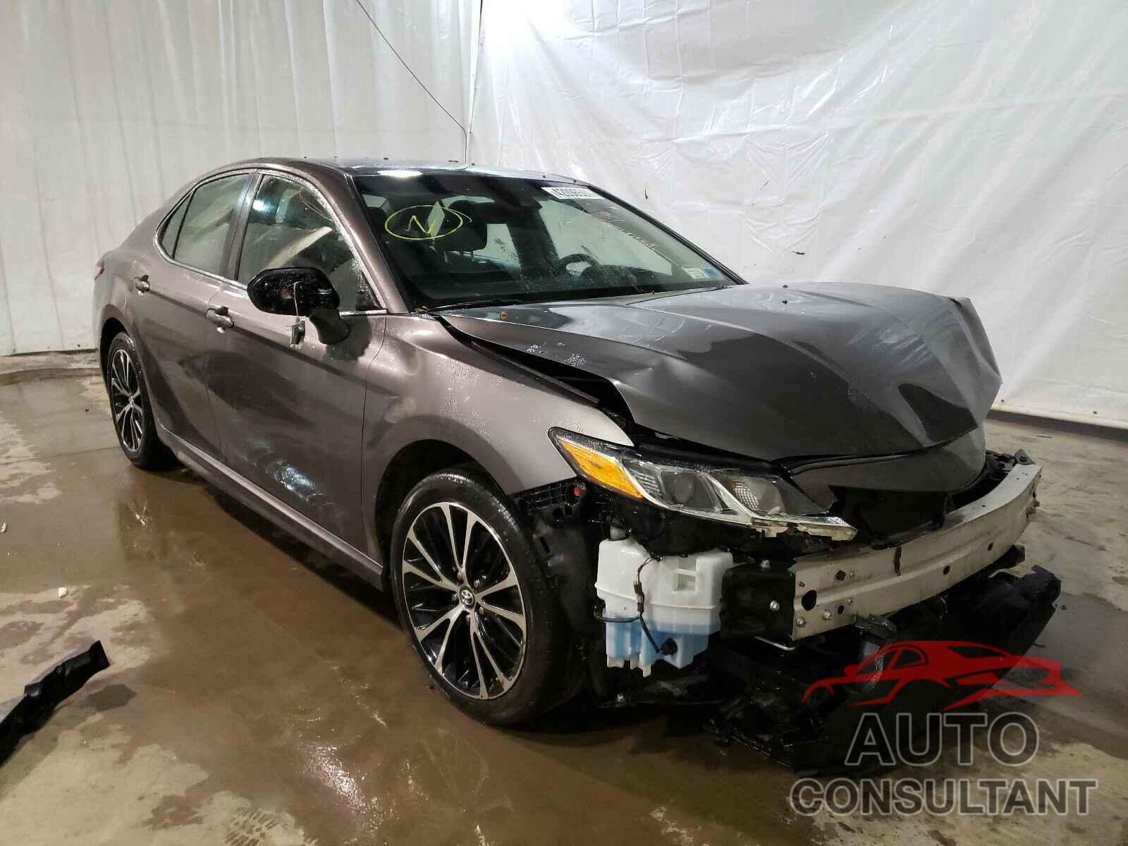 TOYOTA CAMRY 2018 - 4T1B11HK4JU533766