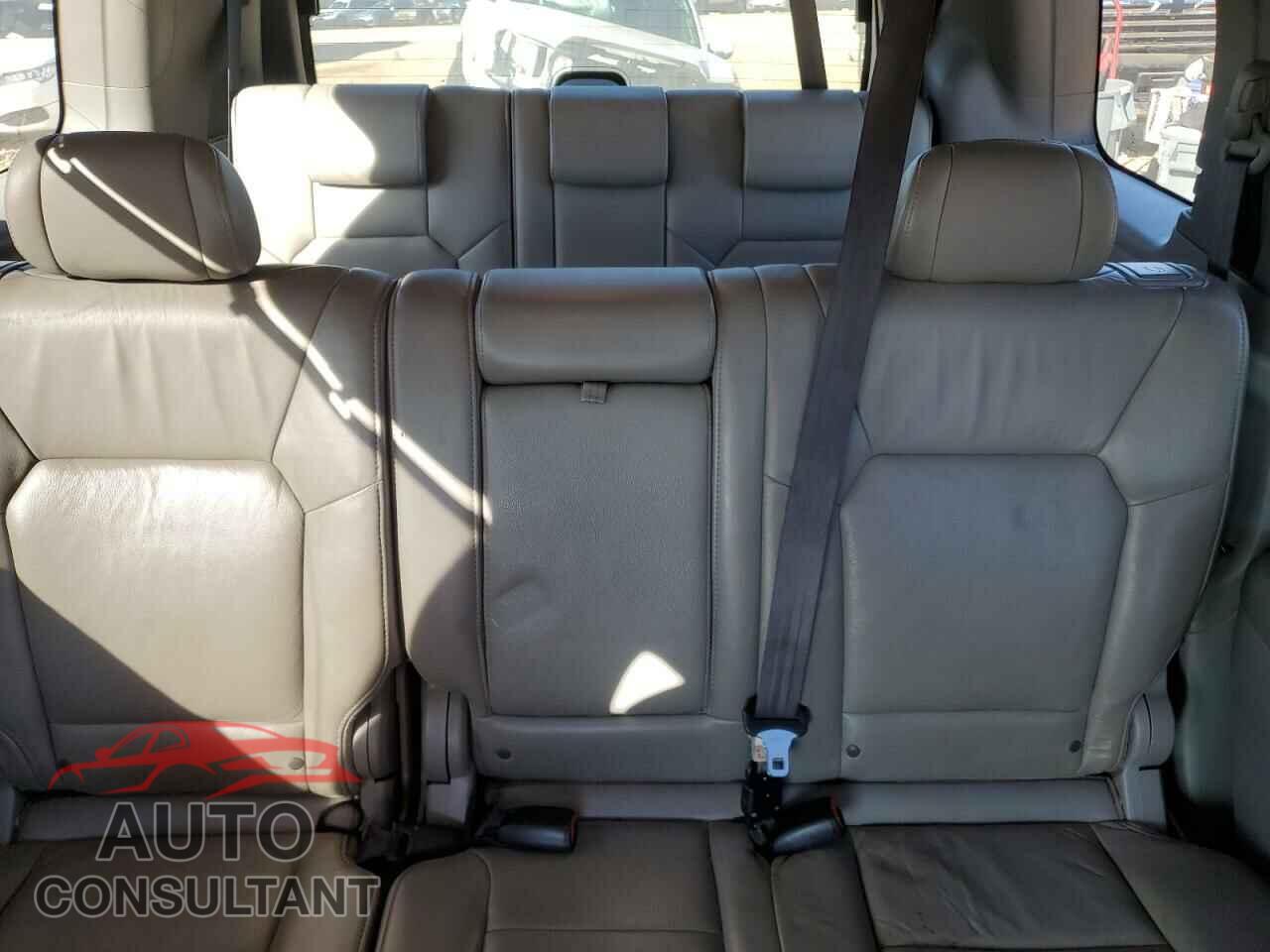 HONDA PILOT 2011 - 5FNYF3H93BB018003