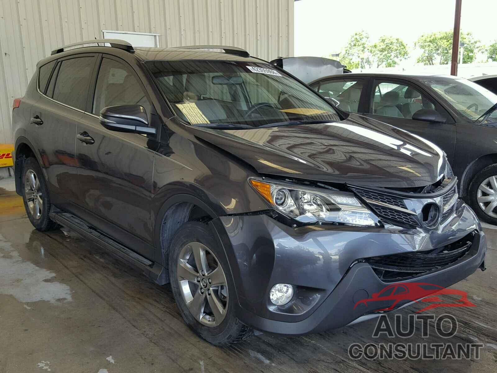 TOYOTA RAV4 XLE 2015 - JTMWFREV6FD070511