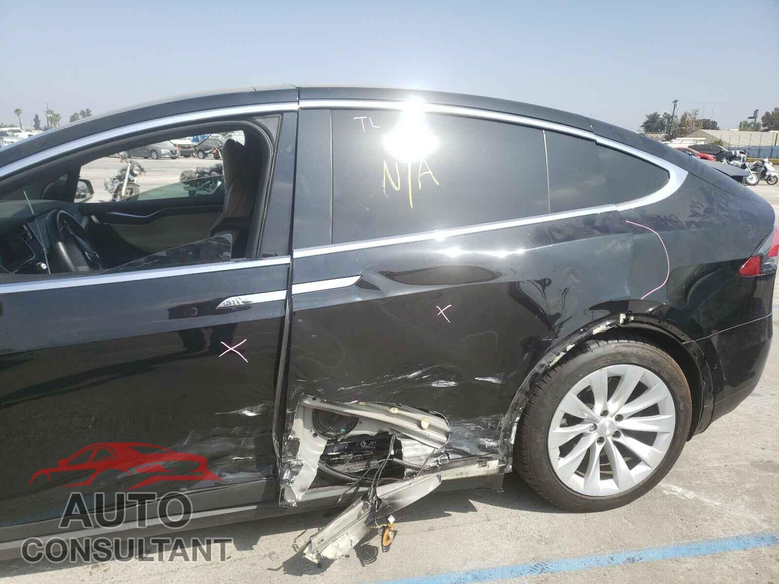TESLA MODEL X 2016 - 5YJXCBE21GF005747