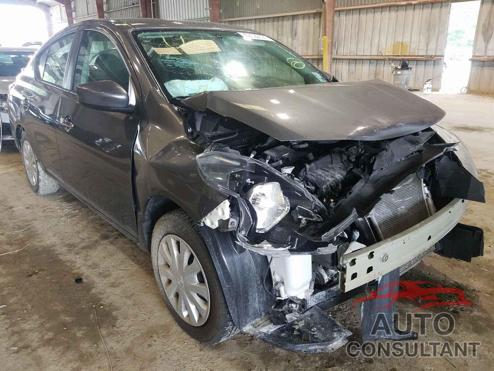 NISSAN VERSA 2019 - 3N1CN7AP1KL850084